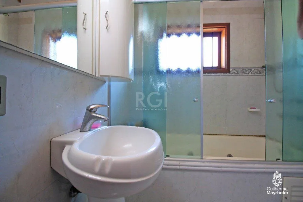 Imagem Casa para Venda - 240m², 4 dormitórios, sendo 3 suites, 6 vagas - Jardim Sabará