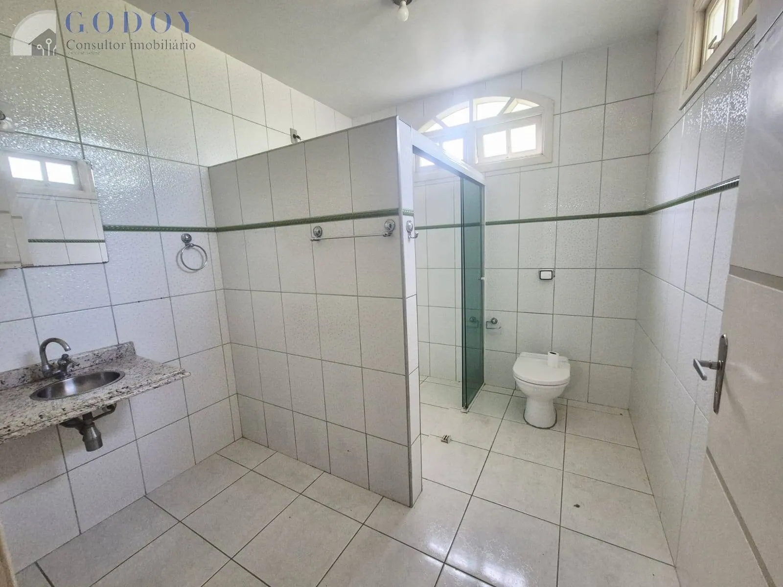 Imagem Casa à venda 3 Quartos, 3 Suites, 4 Vagas, 1086.2M², Condomínio Village Paineiras, Pindamonhangaba - SP