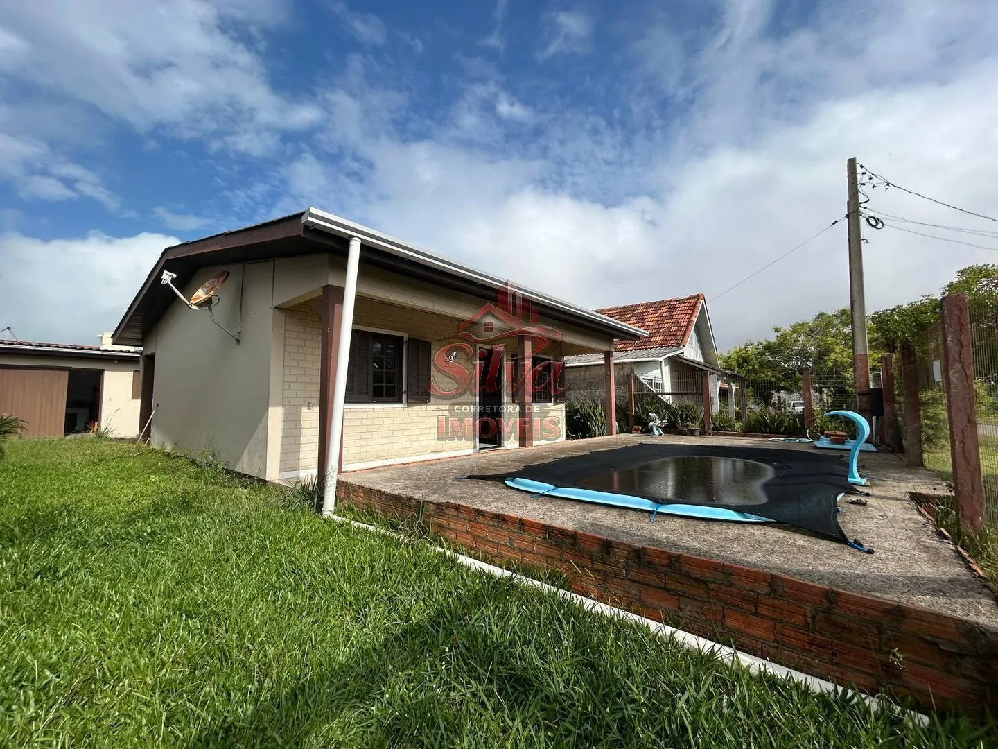 C1233 | Casa com anexo e piscina à venda no Presidente