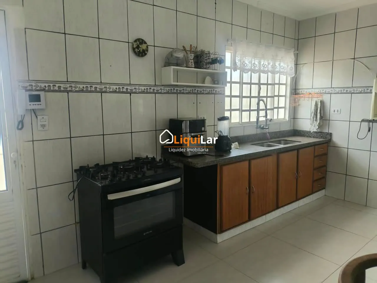 Imagem Casa para Locação Próximo ao Centro com 90 m², Suíte, Mobiliado e Área Gourmet Climatizada