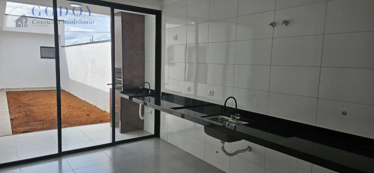 Imagem Casa Térrea com Pé-Direito Alto e Área Gourmet no Bosque da Imperatriz