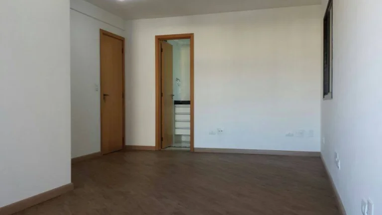 Imagem Apartamento reformado 102 m² 2 Dormitórios sendo 2 Suites e 2 Vagas
