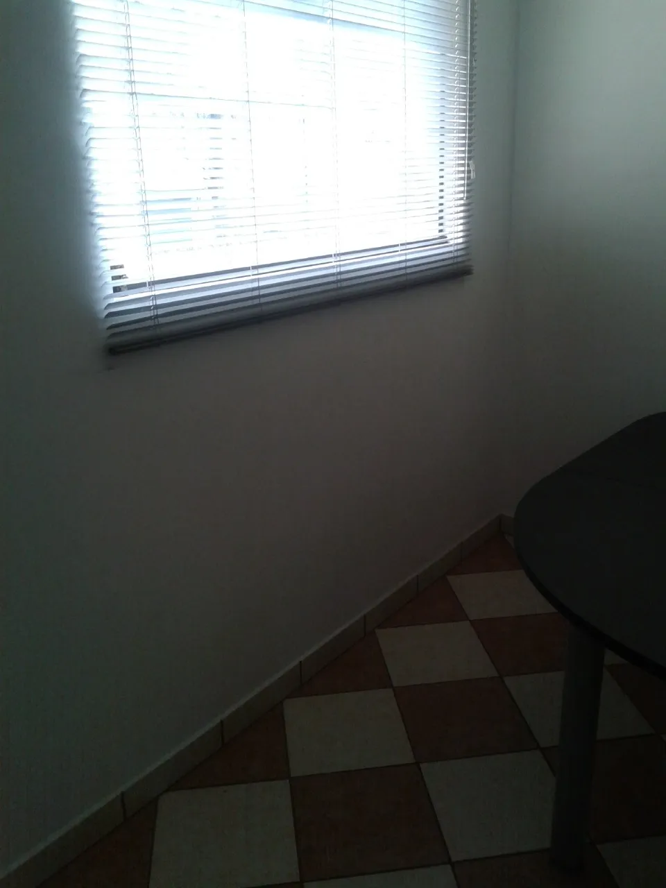Imagem Sala Comercial para Locação no Centro de Sorocaba-SP: 1 Sala, 1 Banheiro, 12m² de Área