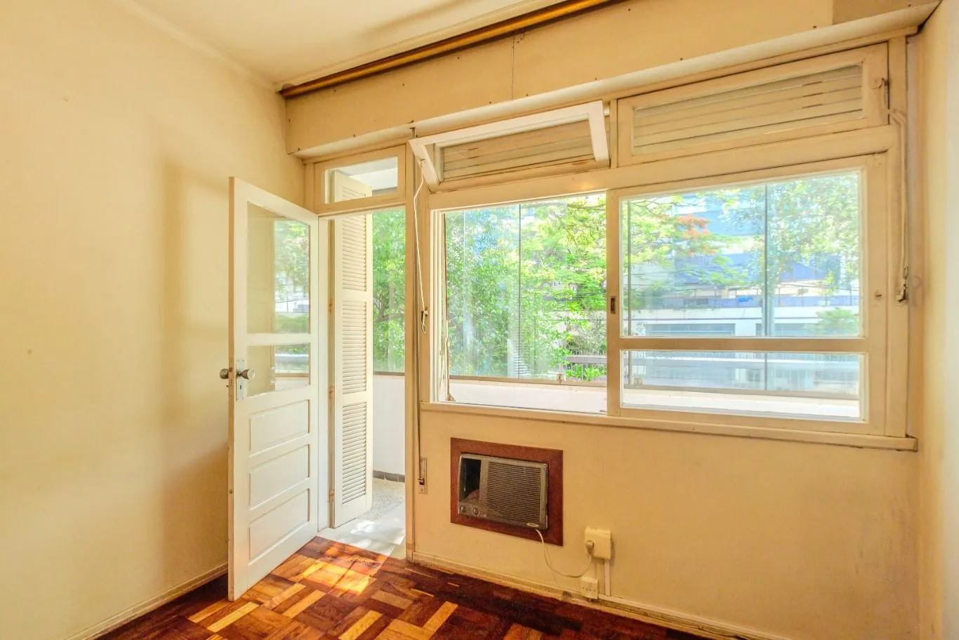 Imagem Apartamento com 3 quartos e 124m² à venda em Petrópolis, Porto Alegre. Rua Coronel Corte Real, Petrópolis, Porto Alegre
