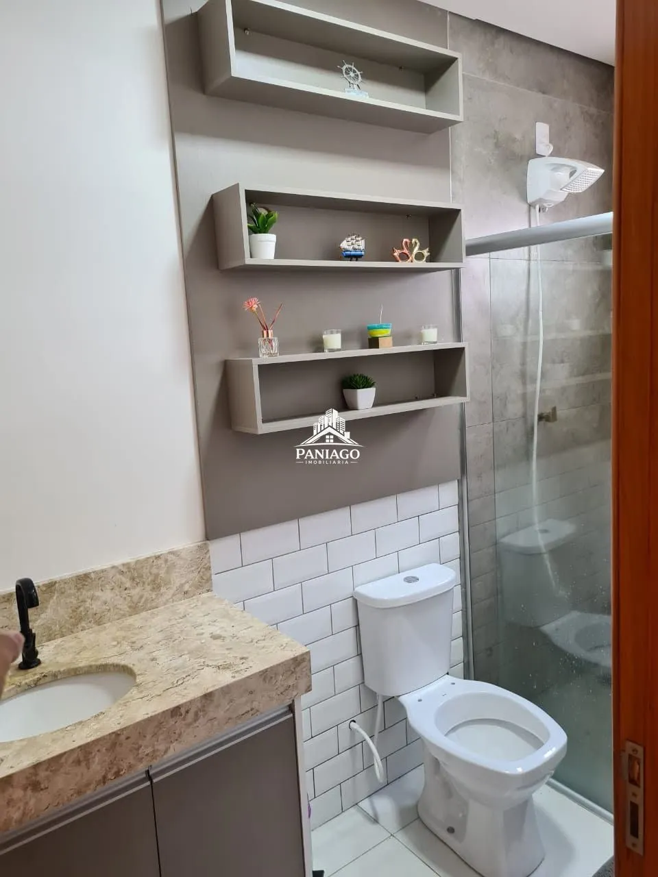Imagem Casa com 3 Quartos, Piscina e Energia Solar à Venda no Jardim Comodoro