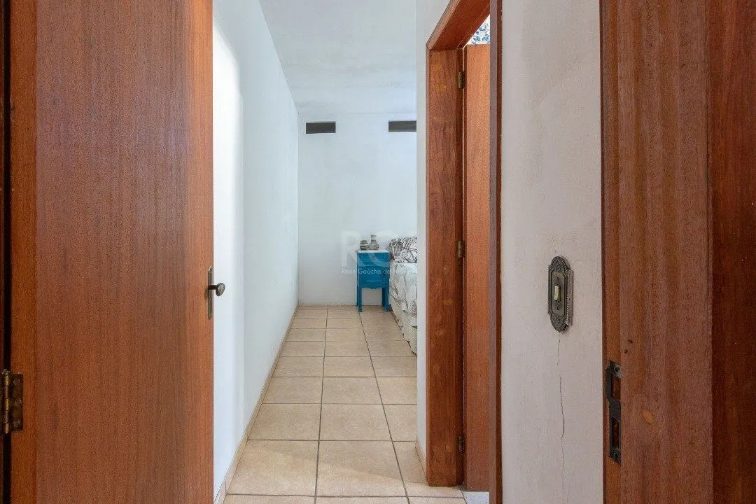 Imagem Casa para Venda - 250m², 3 dormitórios, sendo 1 suites, 3 vagas - Tristeza