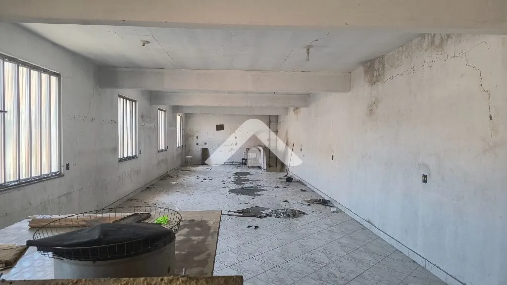Imagem Galpão no Campinho com 200 m2, próximo a Delegacia