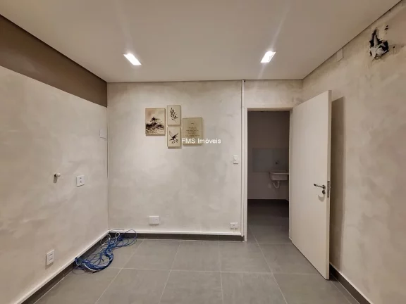 Imagem Espaço Comercial de Alto Padrão para Locação em São Paulo-SP, Bairro Campo Belo: 4 Salas, 3 Banheiros, 1 Vaga, 100m².