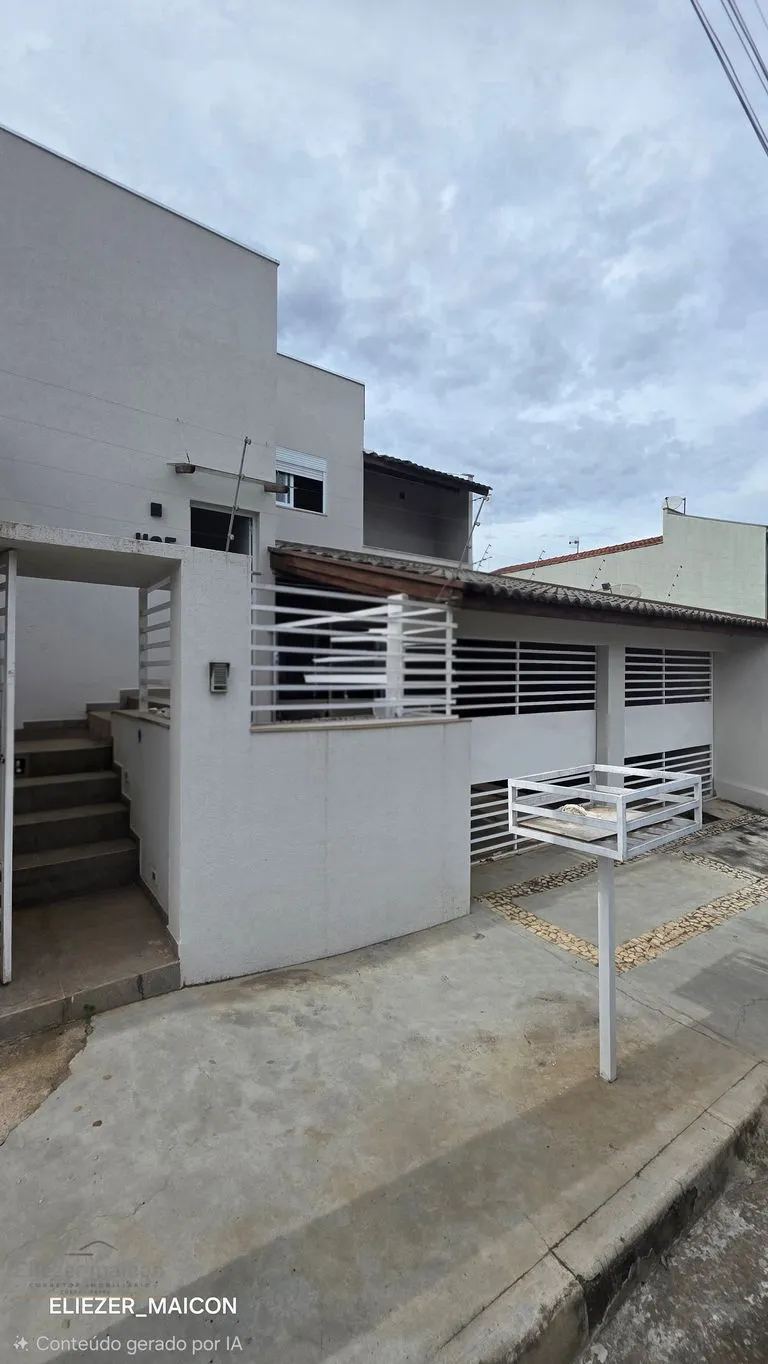 Imagem Casa a venda com pé direito duplo bairro São Bento em Poços de Caldas - MG