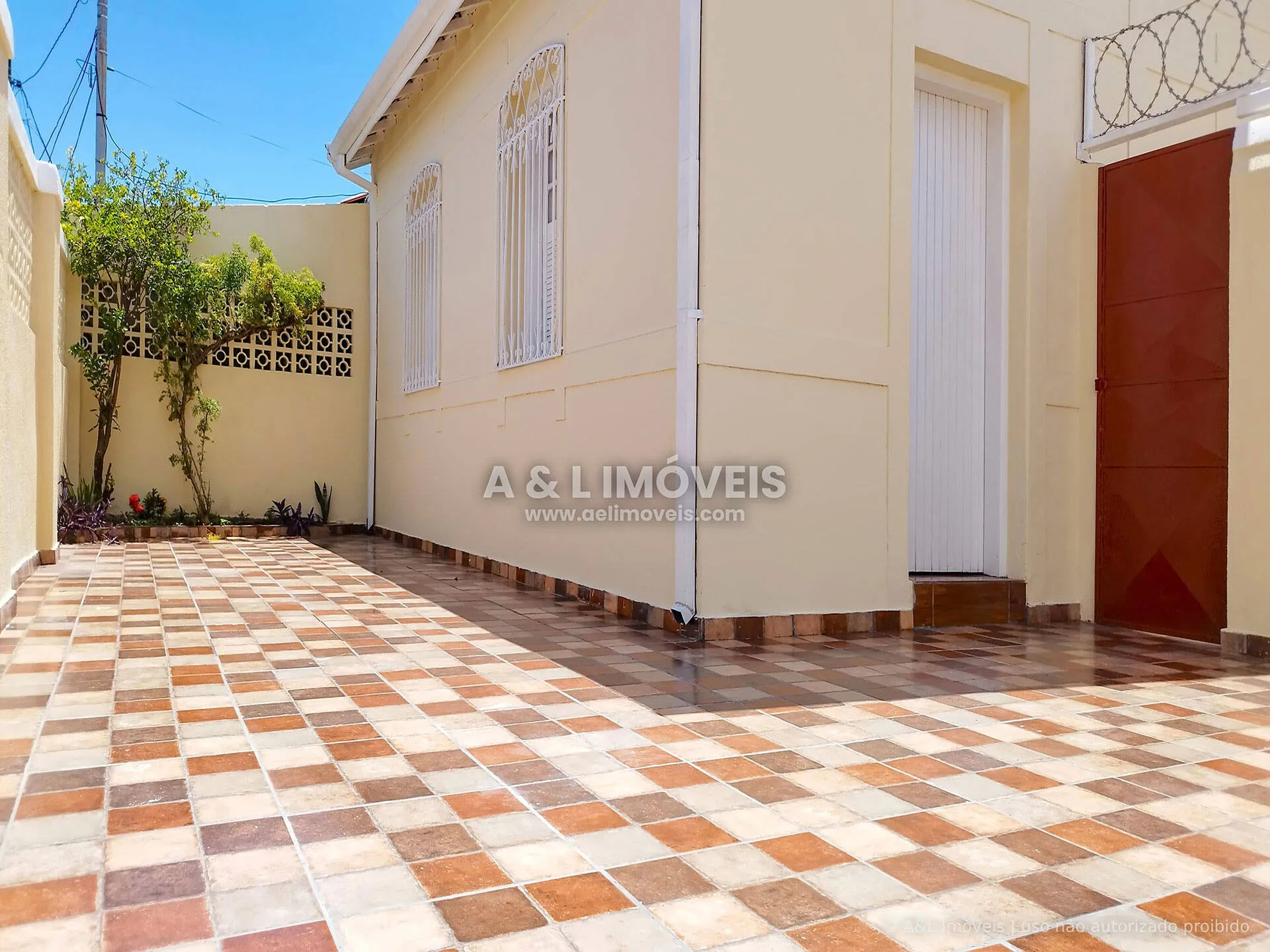 Imagem Ponto comercial à venda no Centro de Taubaté com 11 salas