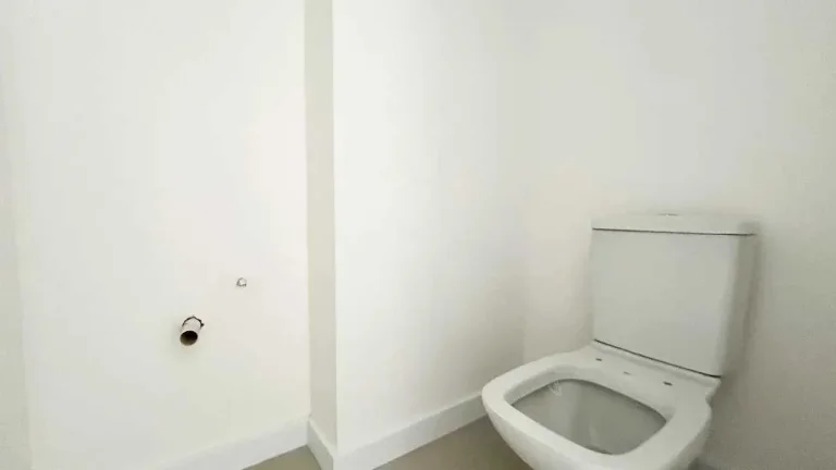 Imagem Apartamento com 3 dormitórios sendo 1 suíte e 2 vagas de garagem no Centro de Balneário Camboriú