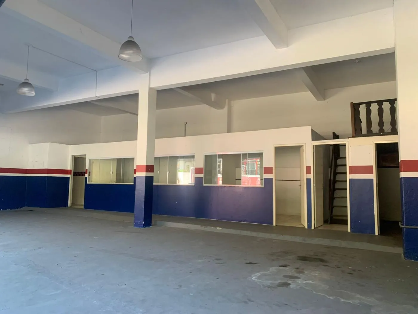 Imagem Comercial para Venda em Petrópolis / RJ no bairro Bingen