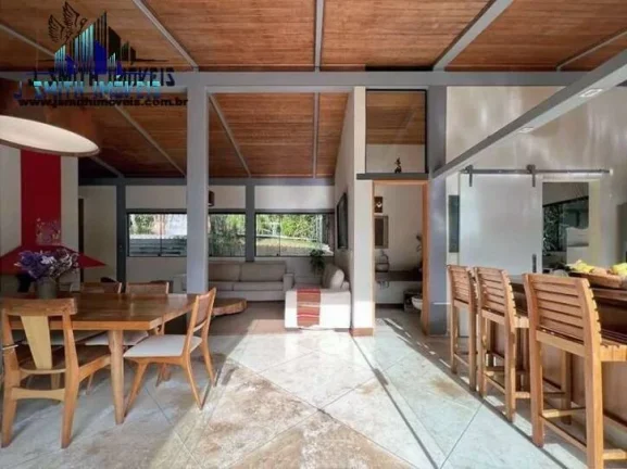 Imagem Casa LINDA TÉRREA! Impecável. Elementos rústicos! 3 suítes. Terreno 2.500m²