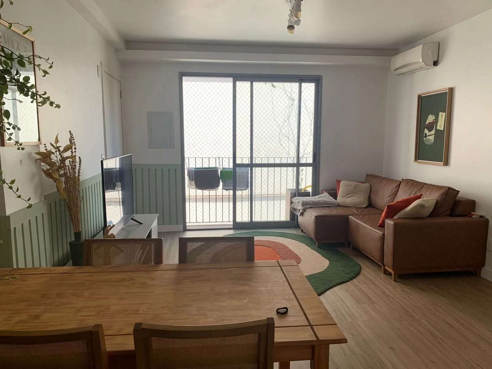 APARTAMENTO DE 2DORMITÓRIOS COM VAGA DE GARAGEM, EM PRÉDIO COM EXCELENTE PADRÃO CONSTRUTIVO.