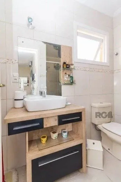 Imagem Vende-se belo sobrado com 3 quartos com suíte e 3 vagas cobertas - 182m² - Vila Ipiranga