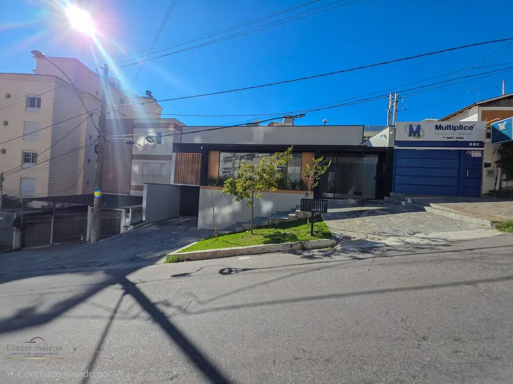 Imagem Casa a venda alto padrão com 3 suítes no bairro Centro em Poços de Caldas