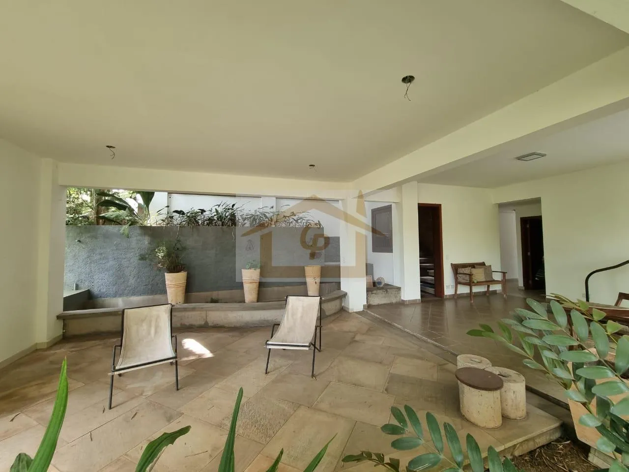 Imagem Conforto, segurança e natureza!!! Casa com 3 suítes , 4 vagas - *Granja Viana