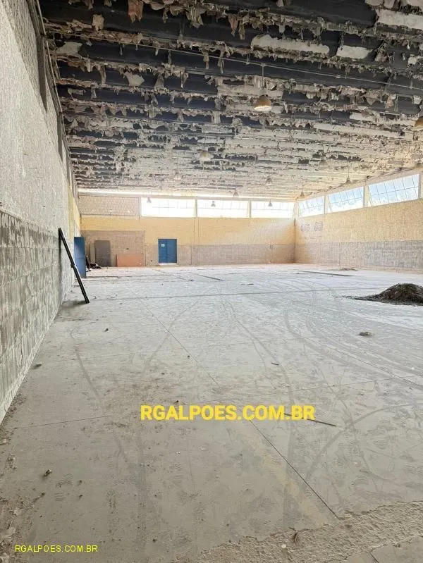 Imagem Galpão para Locação em RESENDE, JARDIM TROPICAL, 2 banheiros