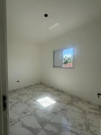 Imagem Lindo sobrado de 3 dormitórios, incluindo uma suíte, está localizado no desejado Condomínio Angela Residence, oferecendo um equilíbrio perfeito entre conforto, segurança e praticidade á venda na Imobiliaria Consulte Imoveis.