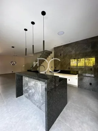 Imagem Condomínio Sunlake - Venda Sobrado AC 225 m² | AT 280 m² | 3 Dormitórios | 3 Suítes | 5 Banheiros | 4 Vagas