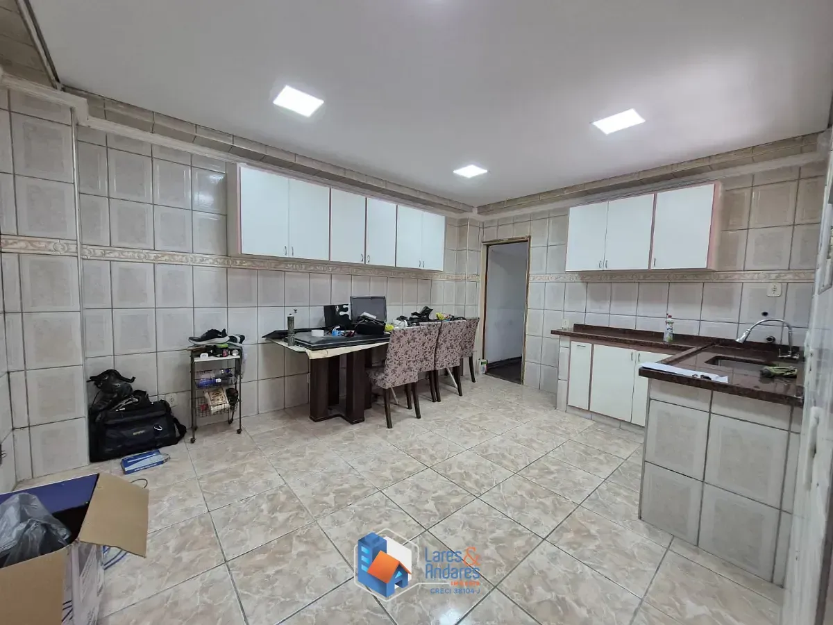 Imagem Sobrado para venda em Jardim Odete com 3 quartos, 140m²