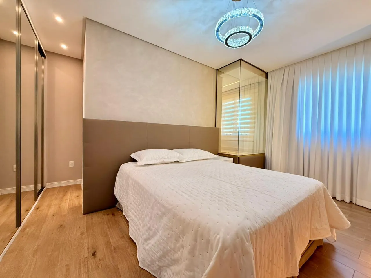 Imagem Apartamento à venda com 135m2 por R$ 2.650.000,00