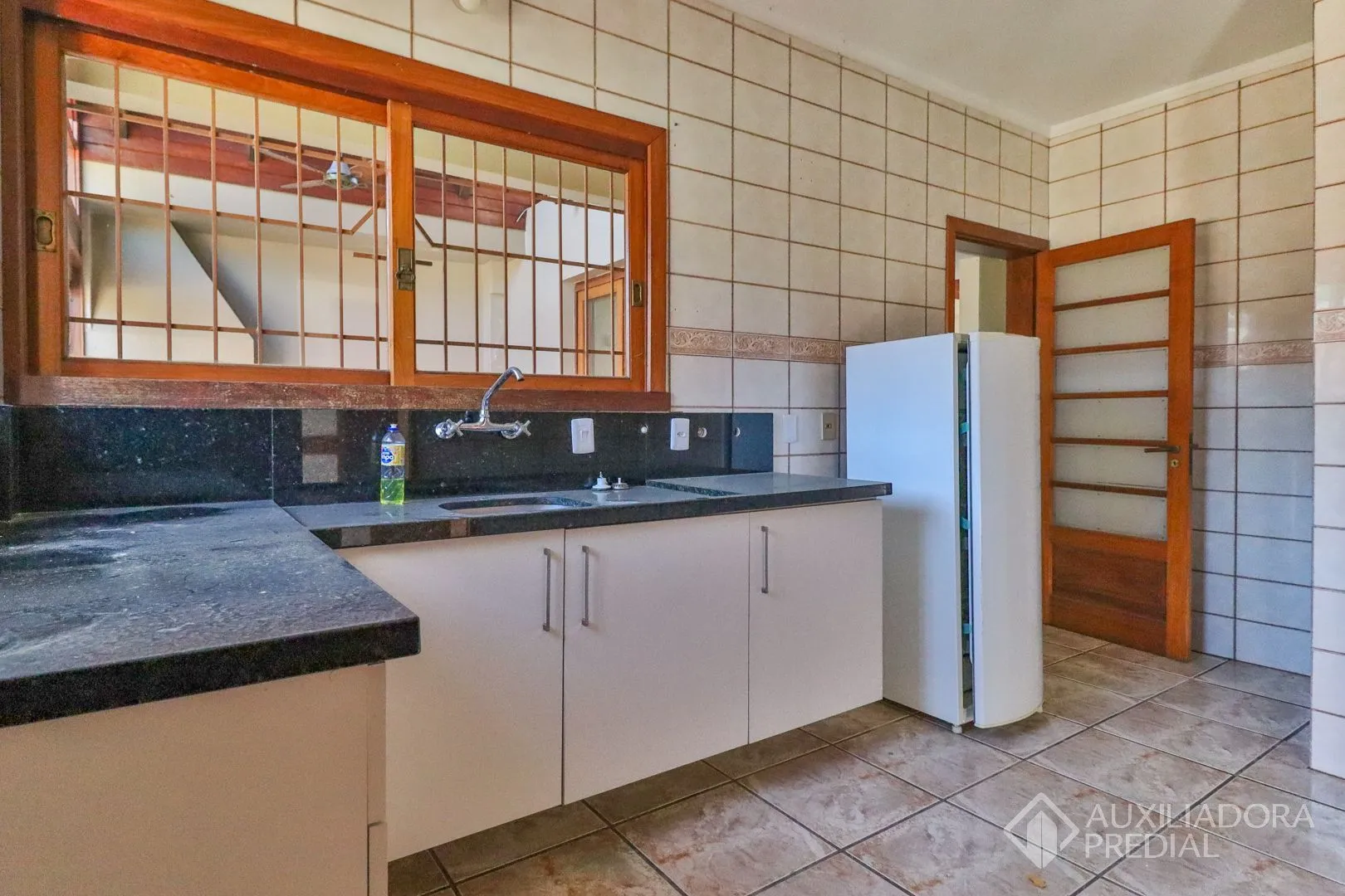 Imagem Excelente casa com 5 dormitórios no bairro Cristal