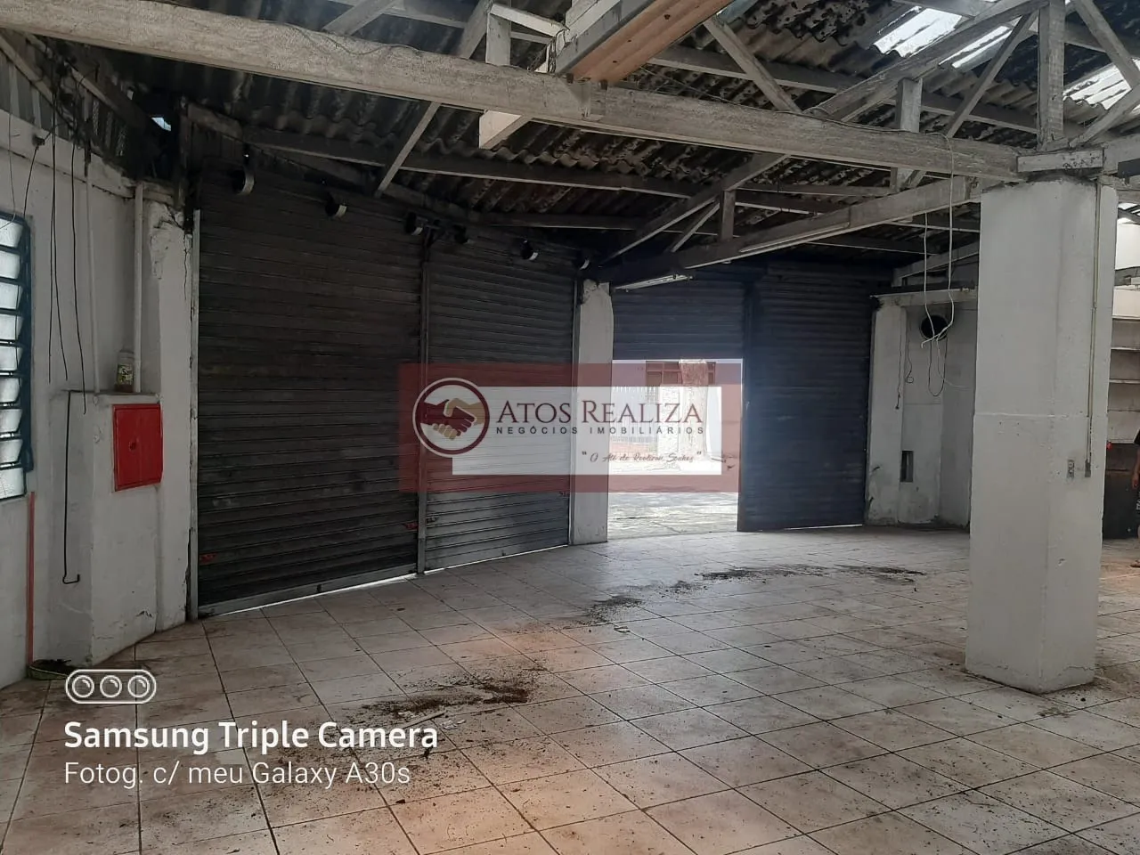 Imagem Aluga-se Galpão de Esquina em Jardim Cliper - São Paulo