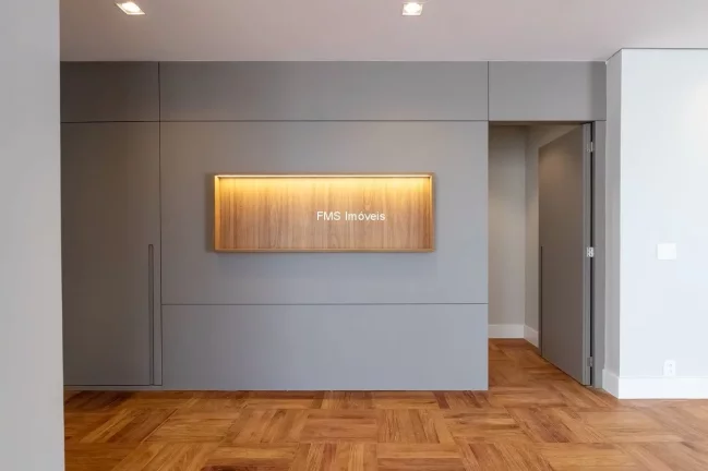 Imagem Apartamento à venda em Higienópolis, com 3 suítes, 2 vagas e 250m².