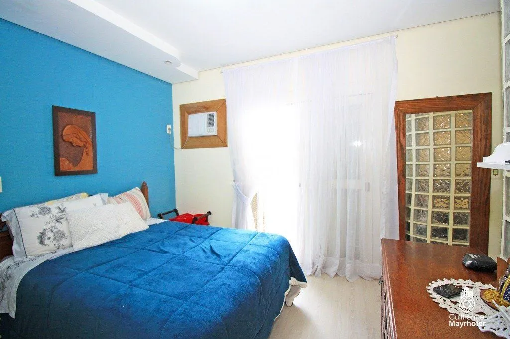 Imagem Casa para Venda - 130m², 3 dormitórios, sendo 1 suites, 4 vagas - Sarandi