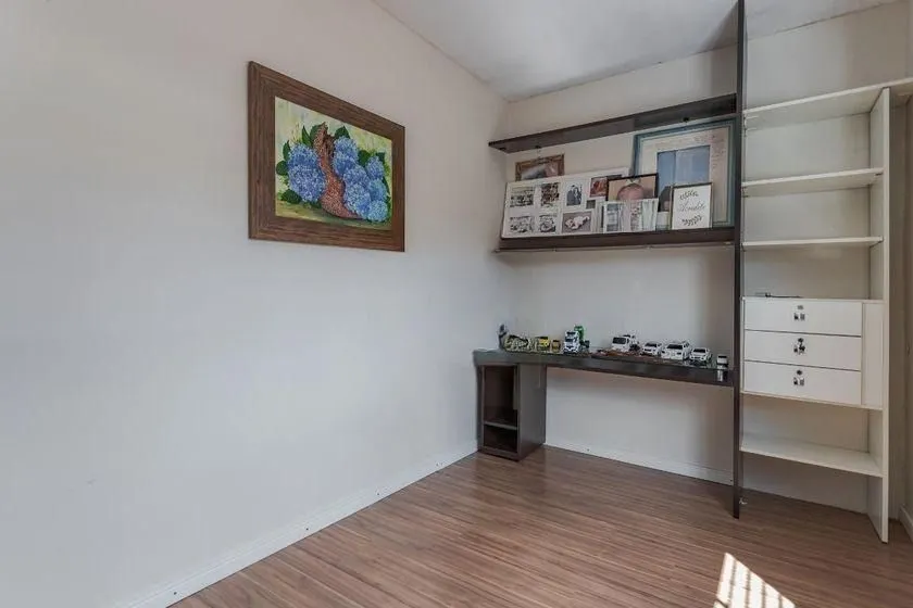 Imagem Casa térrea com 3 dormitórios, espaço gourmet e 3 vagas.