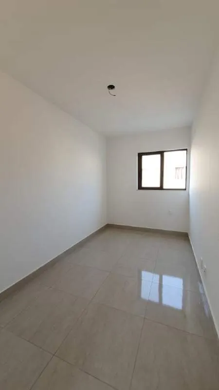 Imagem Casa duplex à venda, 3 quartos, 1 suíte, 2 vagas, Novo Centro - Santa Luzia/MG