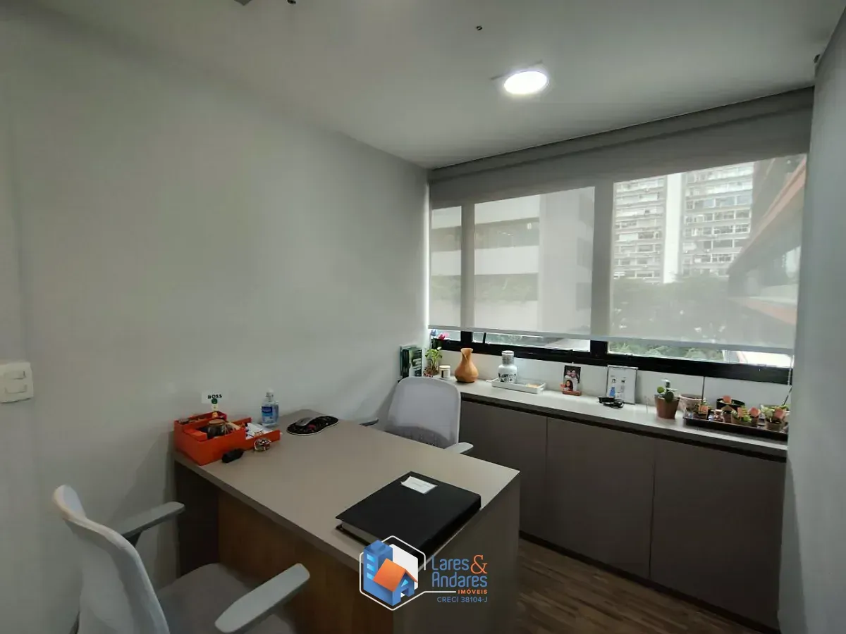 Imagem Conjunto comercial para venda em Cerqueira César, 88m²