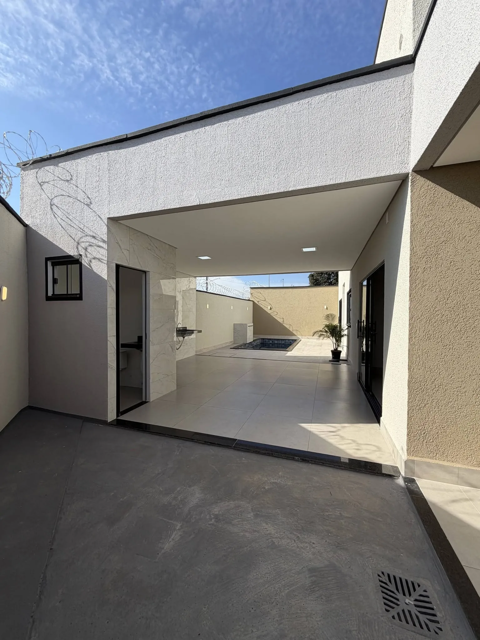 Imagem Casa 3/4 Com Suite No Bairro Das Industrias