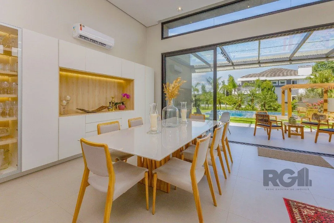 Imagem Casa térrea com piscina, no Condominio Terra Ville com 380,27m2 e 3 suites.