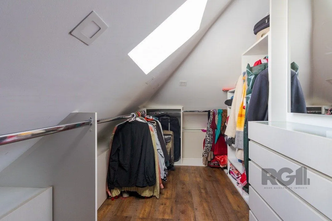 Imagem Casa em condomínio, 3 quartos, 1 suite, lareira, churrasqueira, 1 vaga - Bairro Tristeza