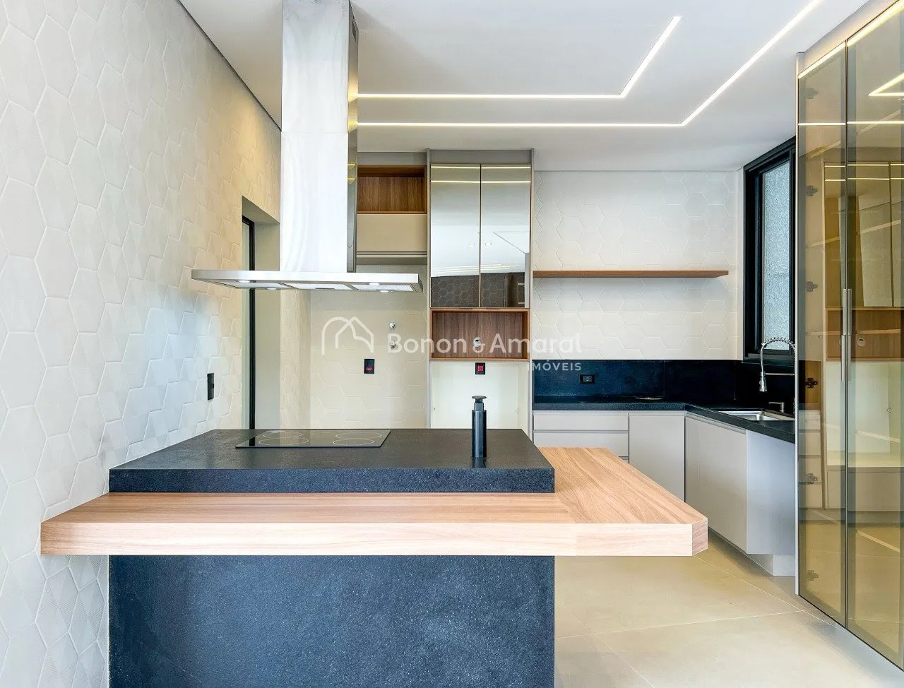 Imagem Casa em condominio 3 Suítes, com piscina em Valinhos /SP