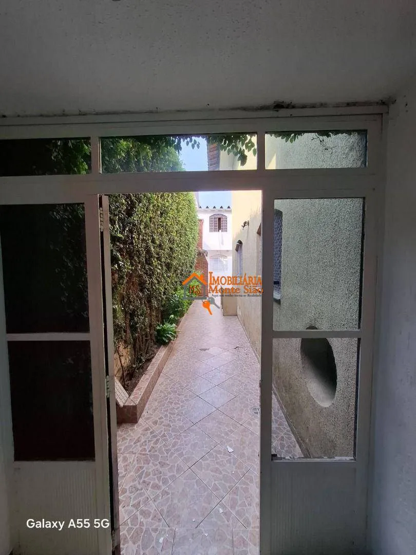 Imagem Sobrado com 3 dormitórios à venda, 188 m² por R$ 650.000,00 - Vila Galvão - Guarulhos/SP