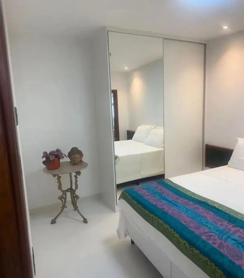 Imagem Apartamento com 2 Quartos e 2 Suítes na Avenida Lúcio Costa, Barra da Tijuca - Ap0857