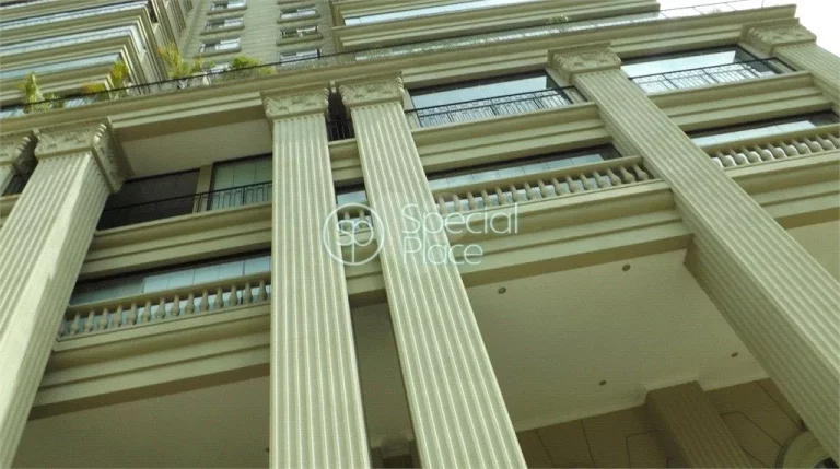 Imagem Localizado em prédio ícone com duas unidades unificadas na planta. Condomínio com segurança e la...