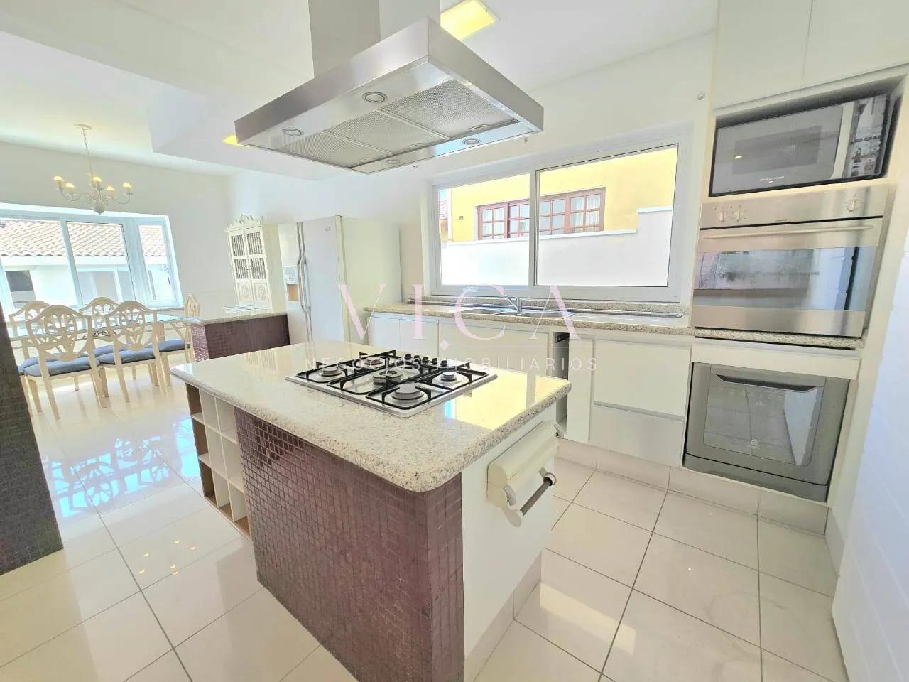 Imagem Alphaville | Casa Mobiliada com Piscina e 3 Suítes | Locação R$ 17.000,00