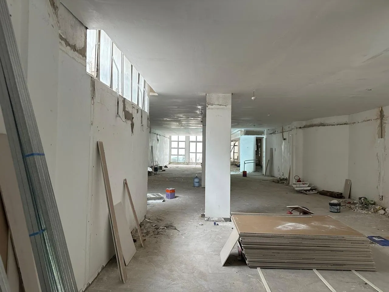 Imagem Sala comercial para alugar no Centro HistÃ³rico de Porto Alegre

Excelente sala comercial com 337 mÂ...