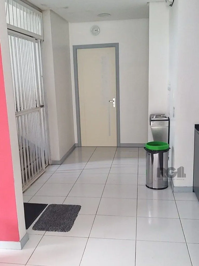Imagem Casa comercial com 12 dormitórios no bairro Teresópolis