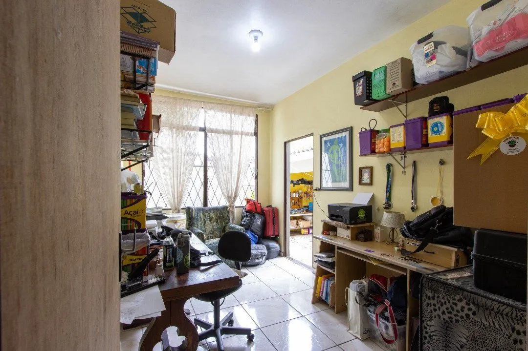 Imagem Casa térrea, 3 quartos, 2 banheiros, com pátio no Bairro Cavalhada