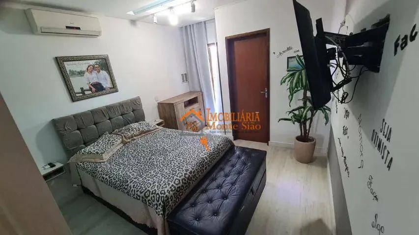 Imagem Sobrado com 3 dormitórios à venda, 175 m² por R$ 799.000,00 - Jardim Santa Clara - Guarulhos/SP