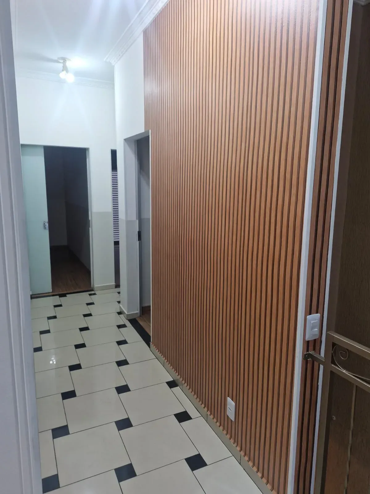 Imagem Casa à venda - Área útil 224 m2 com 3 dormitórios sendo 1 suíte - 2 vagas - Vila Maria Genoveva - Ju