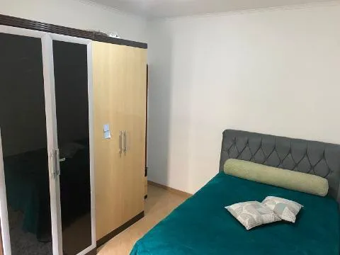 Imagem VENDA DE CASA TÉRREA NA VILA NELY, EM ITAQUAQUECETUBA/SP, 185m² com 3 dorm, suíte com ar-cond., piscina, área gourmet e vagas p 3 autos. CONSULTE-NOS.