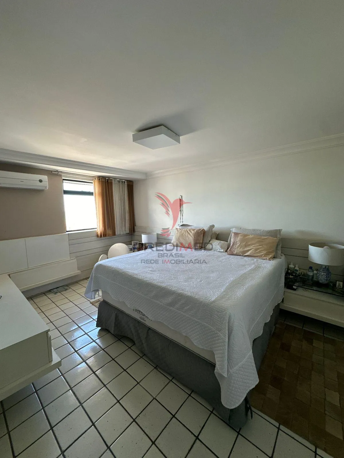 Imagem Vende-se belo apartamento com 3 Suites em Manaira, com vista definitiva para o mar