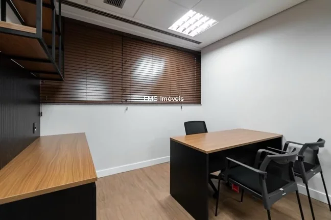 Imagem Conjunto comercial mobiliado com 130m² na Vila Olímpia.