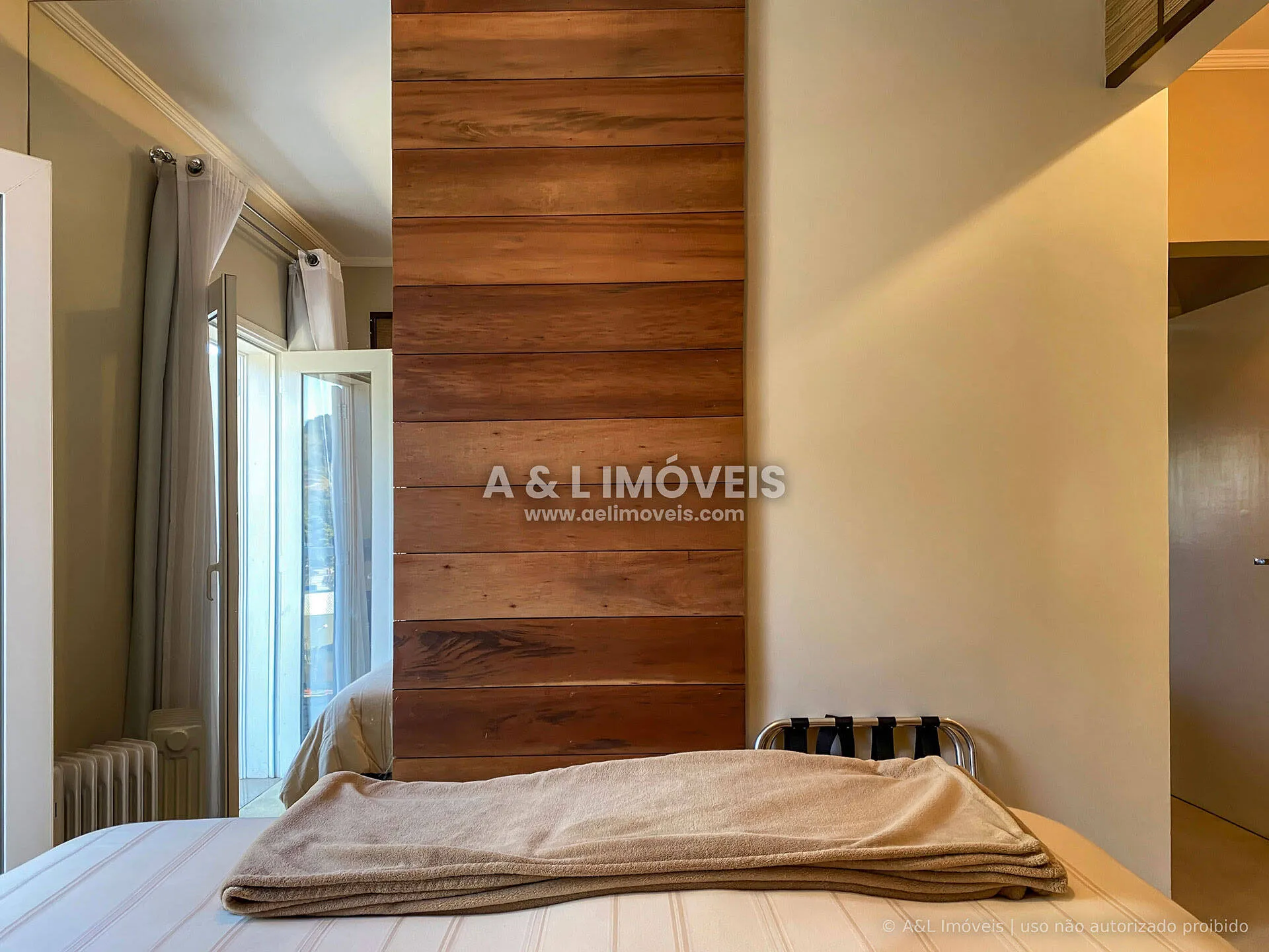 Imagem Cobertura Triplex Capivari | 230 m², 4 Suítes, Spa e Sauna Privativa